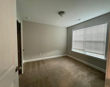 127 Laporte Path - Photo Thumbnail 7