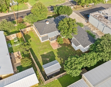 103 N Avenue C - Photo Thumbnail 30