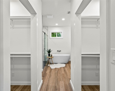 103 N Avenue C - Photo Thumbnail 8