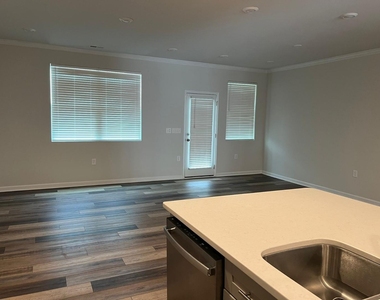 5046 Tura Street - Photo Thumbnail 7