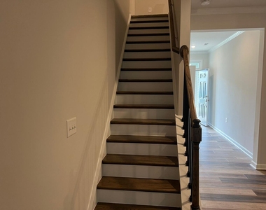 5046 Tura Street - Photo Thumbnail 11