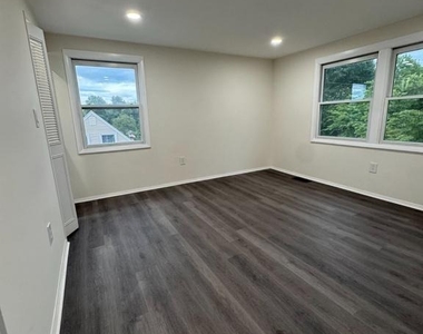 2410 Kegwood Lane - Photo Thumbnail 11