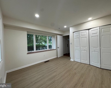 2410 Kegwood Lane - Photo Thumbnail 6