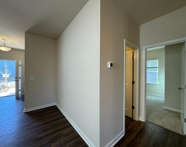163 Glen Clova Drive - Photo Thumbnail 4
