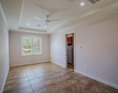 121 Feritti Dr - Photo Thumbnail 27
