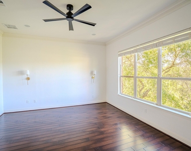 121 Feritti Dr - Photo Thumbnail 16