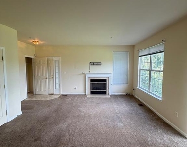 14224 Hampshire Hall Court - Photo Thumbnail 5