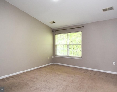 15511 Kennett Square Way - Photo Thumbnail 19
