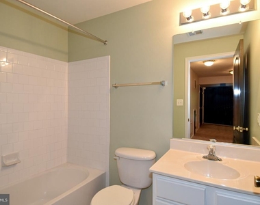 15511 Kennett Square Way - Photo Thumbnail 42