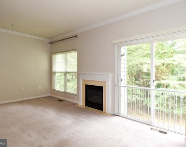 15511 Kennett Square Way - Photo Thumbnail 2
