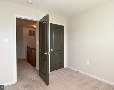 15511 Kennett Square Way - Photo Thumbnail 32