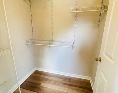 4462 Regalwood Terrace - Photo Thumbnail 14