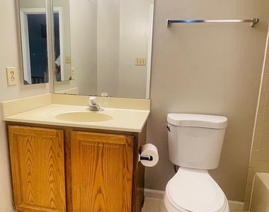 4462 Regalwood Terrace - Photo Thumbnail 16