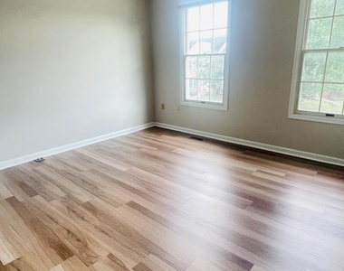 4462 Regalwood Terrace - Photo Thumbnail 11