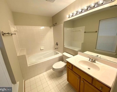 18003 Cloppers Mill Terrace - Photo Thumbnail 12