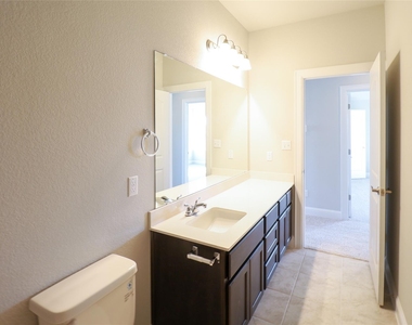 105 Bent Trail Ln - Photo Thumbnail 10