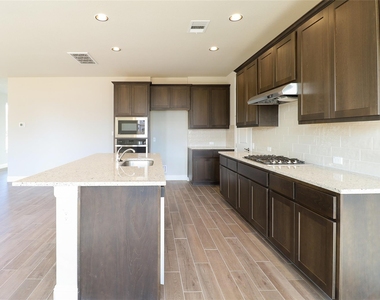 105 Bent Trail Ln - Photo Thumbnail 7