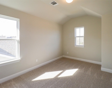 105 Bent Trail Ln - Photo Thumbnail 11