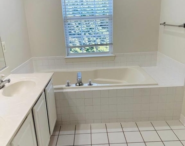 262 Fountain Green Lane - Photo Thumbnail 14
