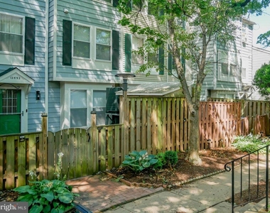 13493 Demetrias Way - Photo Thumbnail 4