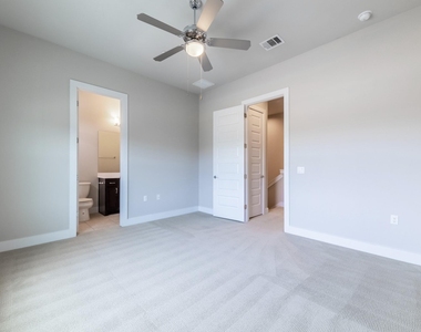 3108 E 51st St - Photo Thumbnail 13