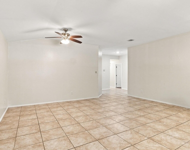 338 Oxford Dr - Photo Thumbnail 4
