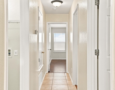 338 Oxford Dr - Photo Thumbnail 9