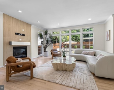 5811 Johnson Avenue - Photo Thumbnail 7
