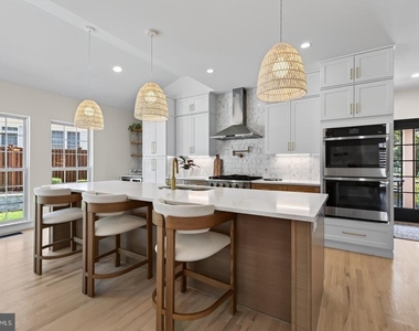 5811 Johnson Avenue - Photo Thumbnail 14