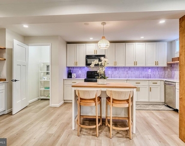5811 Johnson Avenue - Photo Thumbnail 46