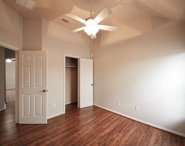 3608 Pine Needle Cir - Photo Thumbnail 14