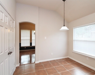 3608 Pine Needle Cir - Photo Thumbnail 7