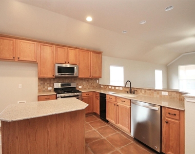 3608 Pine Needle Cir - Photo Thumbnail 8