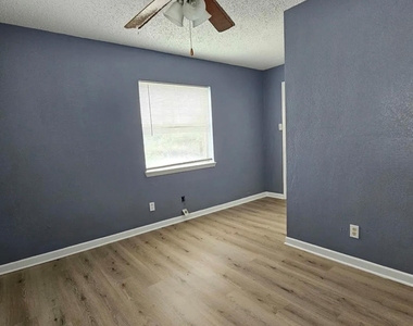 506 Alpine St - Photo Thumbnail 7
