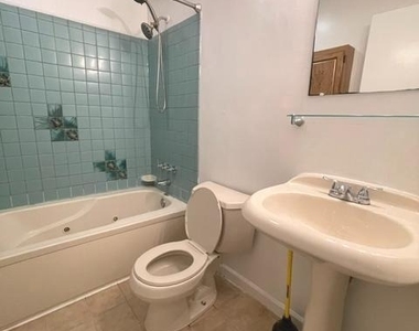 806 Flagler Drive - Photo Thumbnail 17