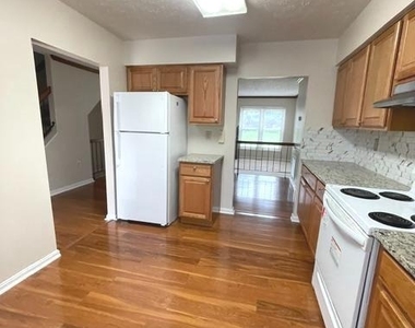 806 Flagler Drive - Photo Thumbnail 2