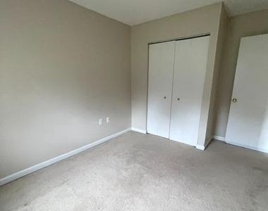 806 Flagler Drive - Photo Thumbnail 14