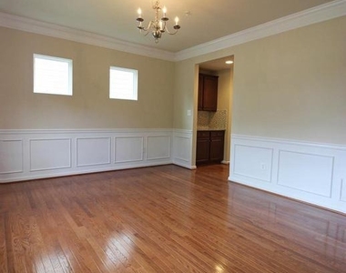 11518 Amherst Avenue - Photo Thumbnail 2