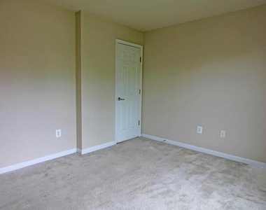 11518 Amherst Avenue - Photo Thumbnail 21