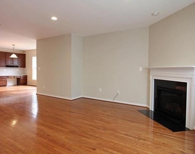 11518 Amherst Avenue - Photo Thumbnail 14