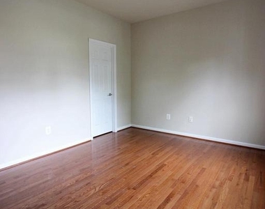 11518 Amherst Avenue - Photo Thumbnail 17