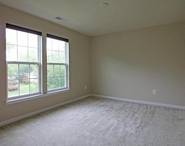 11518 Amherst Avenue - Photo Thumbnail 24