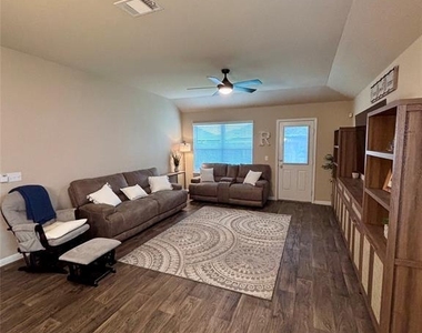 108 Blue Sage Dr - Photo Thumbnail 8