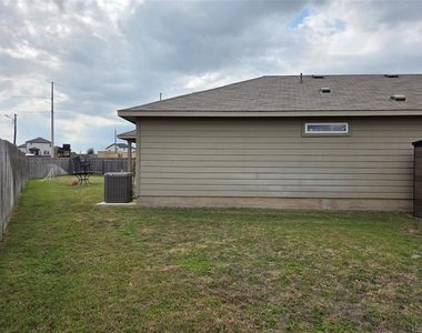 108 Blue Sage Dr - Photo Thumbnail 17