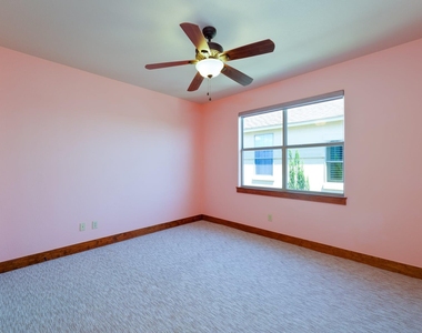 2802 Lohmans Ford Rd - Photo Thumbnail 22