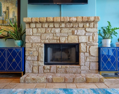 2802 Lohmans Ford Rd - Photo Thumbnail 9