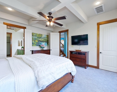 2802 Lohmans Ford Rd - Photo Thumbnail 17
