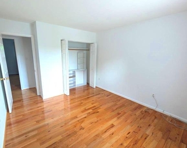 5975 Augustine Avenue - Photo Thumbnail 14
