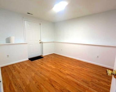 5975 Augustine Avenue - Photo Thumbnail 32