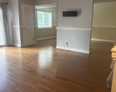 4916 Columbia Road - Photo Thumbnail 4